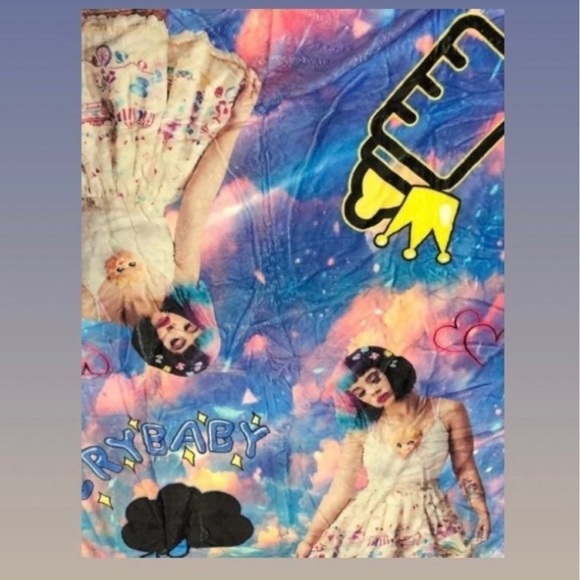 🟦✨Melanie Martinez in Crybaby Space✨ 🪐Throw Blanket - Picture 6 of 8